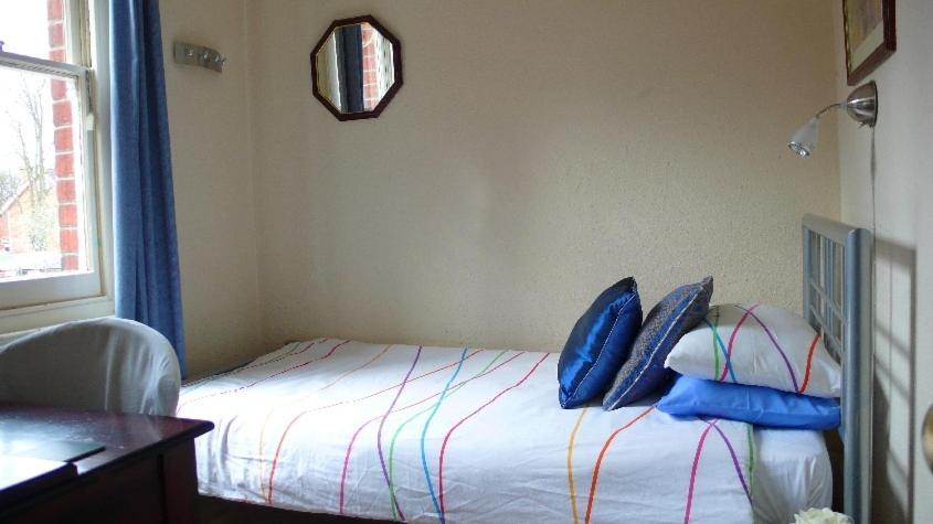 Colebrook Guest House Farnborough  Zimmer foto